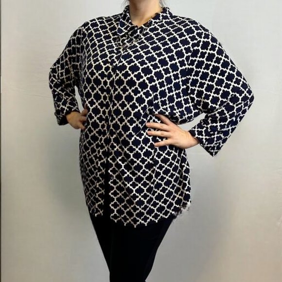 Allison Daley Navy Button Up - Picture 1 of 3